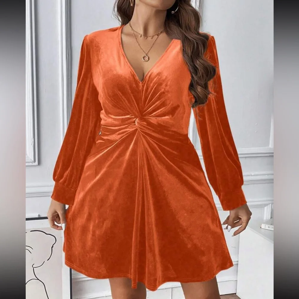 Luxe plus size twist front velvet dress - Picture 12 of 15